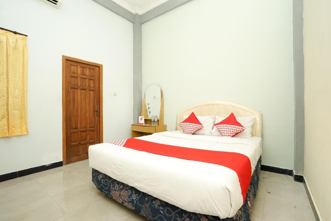 Kartika Syariah Homestay By Stayku Surabaya Exterior foto