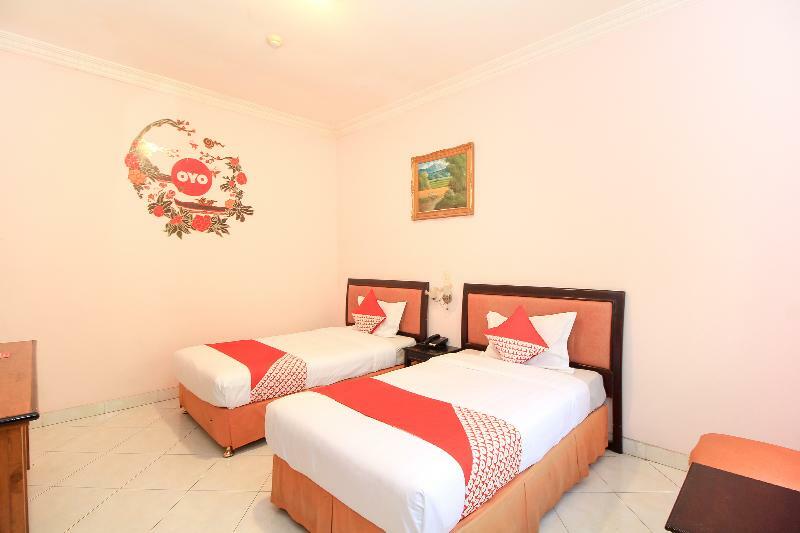 Kartika Syariah Homestay By Stayku Surabaya Exterior foto
