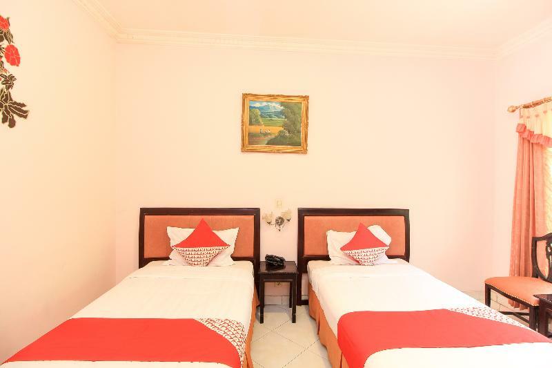 Kartika Syariah Homestay By Stayku Surabaya Exterior foto